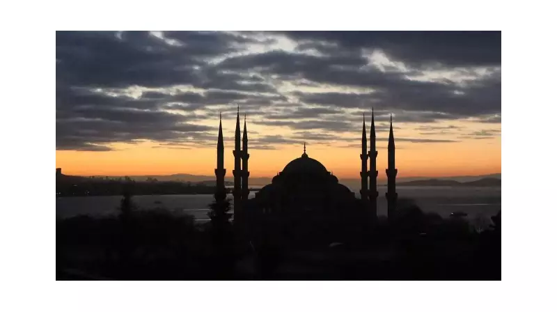 2025 Mevlid Kandili Ne Zaman? İşte Diyanet'in Açıkladığı Tarih ve Bu Mübarek Gece Hakkında Her Şey!