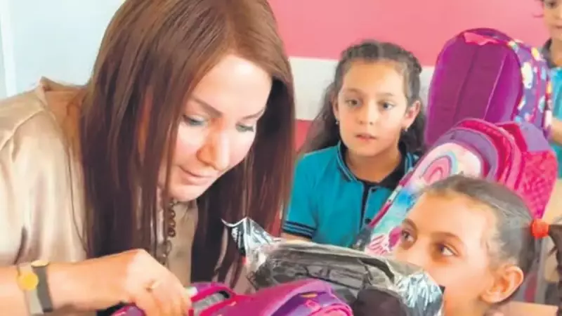 Akademisyen Gülsen'den Yürekleri Isıtan Hareket: Koyununun Doğum Gününü Unutmadı!