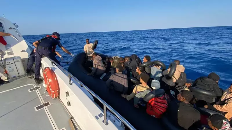 Akdeniz'de Yaşam Mücadelesi: Lastik Bota Sıkışan 36 Göçmen Son Anda Kurtarıldı!