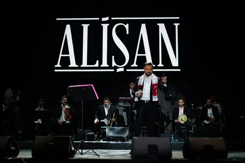 Alışan Bingöl'deki Konserinde Sahnede İsrail'e Sert Tepki Gösterdi: 'Yıkılasın İsrail'