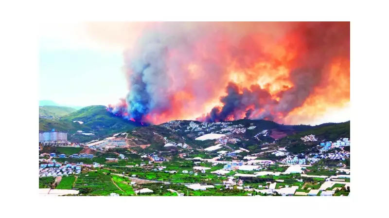 Alanya'da Orman Yangını Yerleşim Yerlerine Yaklaştı! İşte Son Dakika Gelişmeleri