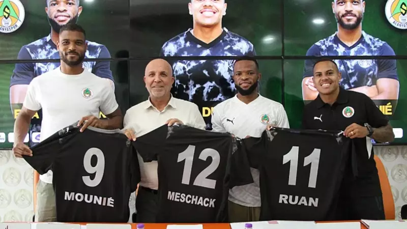 Alanyaspor Transferde Fırtına Gibi Esiyor! 3 Yıldıza İmza Töreniyle Resmen Hoş Geldin Dediler