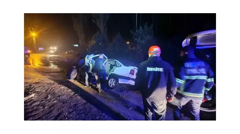 Çanakkale'de Ani Yağmur: Araç Sürpriz Çamur Tuzağına Yakalandı!