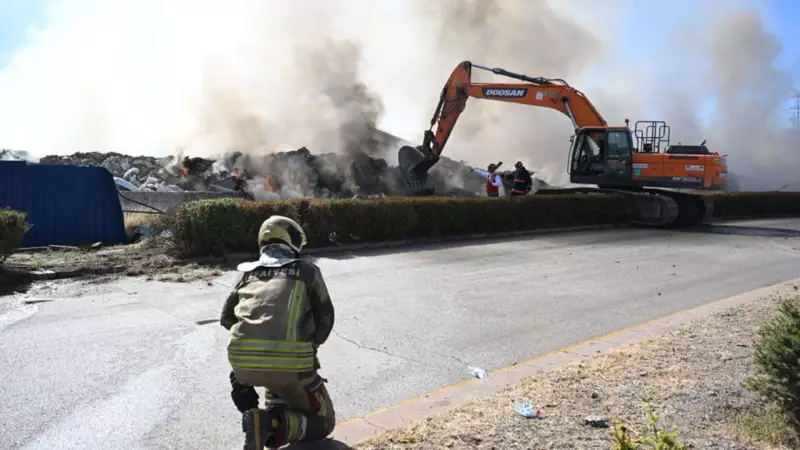 Ankara'nın Ciğerini Yakan Yangın: Mamak'taki Çöp Depolama Alanı Alev Alev!