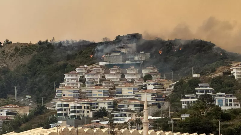 Antalya ve Muğla'da Orman Yangını Alarmı! Alevlerle Mücadele Tüm Hızıyla Sürüyor