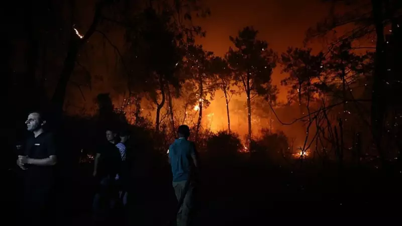 Antalya'da Orman Yangını: Kemer'de 2 Otel Tahliye Edildi, Rüzgar Alevleri Körüklüyor!