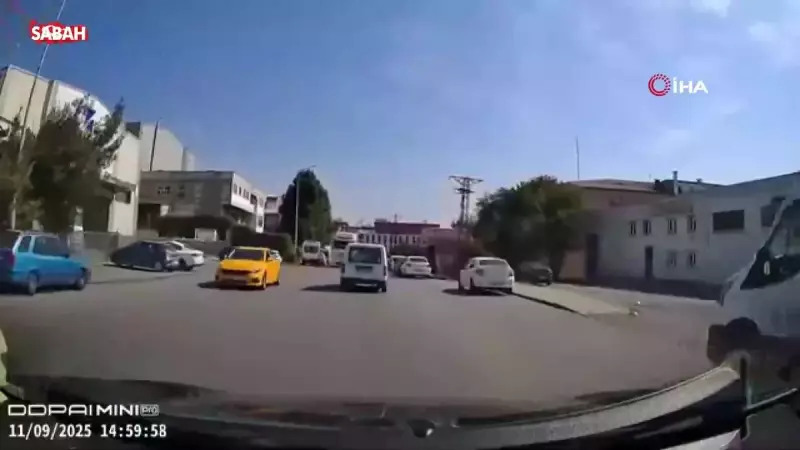 Arnavutköy'de Korkunç Kaza! Kamyon, Aracı Metrelerce Sürükledi - İşte O Anlar