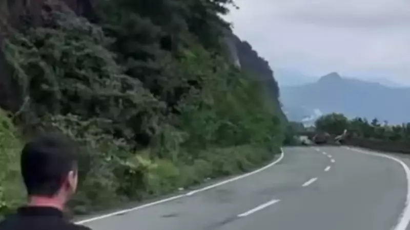Artvin'de Korkunç Heyelan: Karadeniz Sahil Yolu Ulaşıma Kapandı!