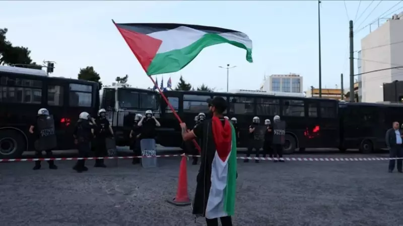 Atina'da Filistin Eylemi: İsrailli Yatırımcıların Oteli Kırmızıya Boyandı!