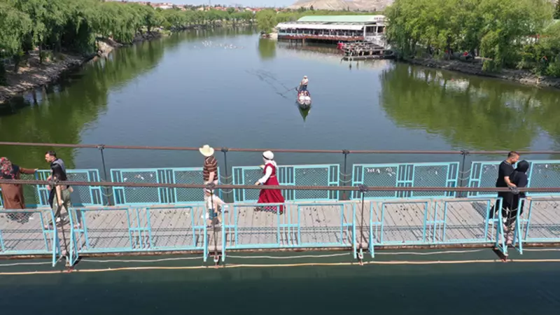 Avanos Nerede? Kapadokya'nın Çömlek ve Seramikle Ünlü Saklı Cennetini Keşfedin!