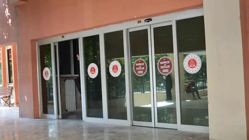 Baba Yüreği Dayanmaz: Oğlu ve Arkadaşlarından Bomba İhaneti!