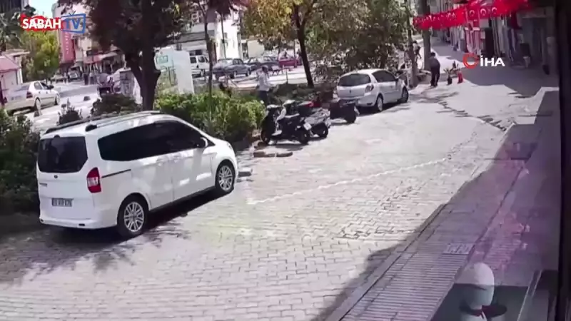 Balıkesir'de Deprem Anı Kamerada! Yer Yarılıp Sanki Dünya Titredi...