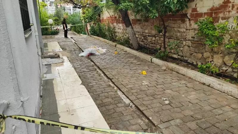 Balkondan Düşen Ayça Hayatını Kaybetti: İstanbul'da Yaşanan Acı Olay Sonrası Aile Yasa Boğuldu