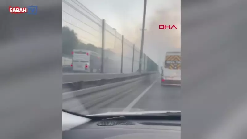 Bayrampaşa'da Metrobüste Korkutan Yangın! Trafik Felç Oldu