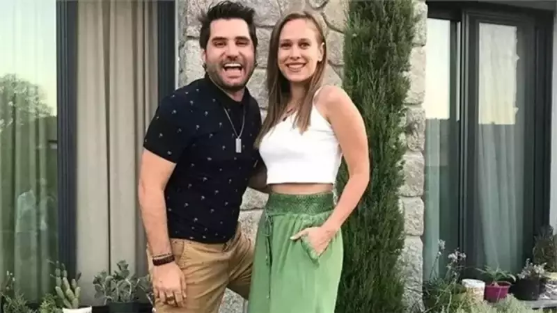 Begüm Öner ve Ceyhun Fersoy Çiftinden İlk Hamilelik Pozu! İşte O Heyecan Dolu Kareler