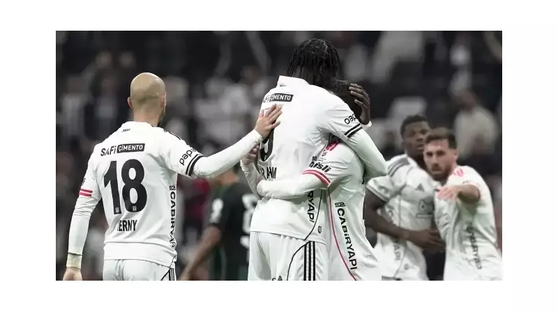 Beşiktaş, Kocaelispor'u 3-1 Mağlup Etti! Semih ve Muleka'dan Muhteşem Performans