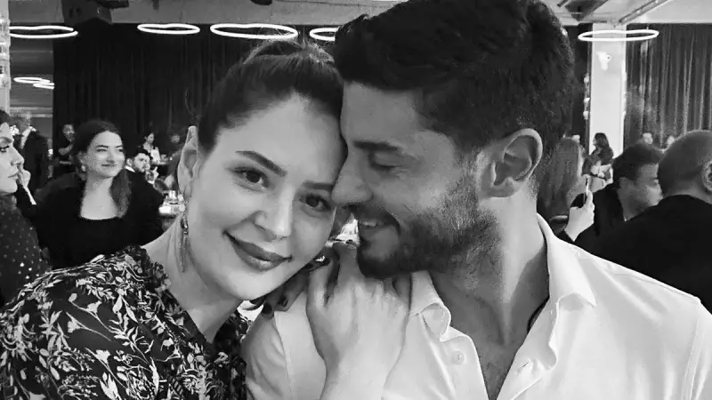 Berk Oktay'dan Yıldız Çağrı Atıksoy'a Şahane Aşk İtirafı: Üç Yılımız Kutlu Olsun!