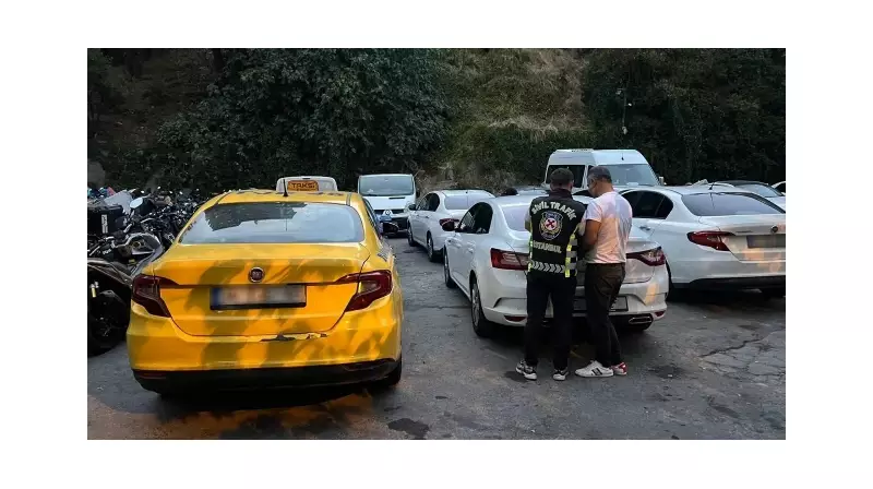 Beyoğlu'nda Ambulans Yolunu Kapatan Taksi Şoförüne Sert Ceza! Acil Müdahale Engelinden Dolayı Cezası Kesildi