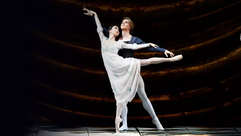 Bölge Tiyatrosu'nun Unutulmaz Eserleri AKM Sahnesinde! Sanatseverler İçin Büyük Fırsat