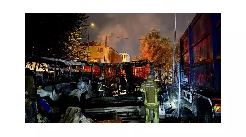 Bursa'da Karavanda Başlayan Yangın Kamyona Sıçradı! İtfaiye Ekiplerinden Nefes Kesen Müdahale