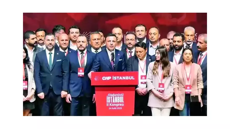 CHP'de Kongre Krizi: Özgür Özel'in İstifası Gündemde Mi?