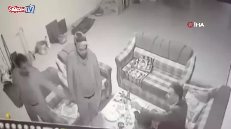 CHP'li Belediye Başkanı'ndan Skandal! Zabıtaya Sopayla Saldırı Görüntüleri Yürek Burktu