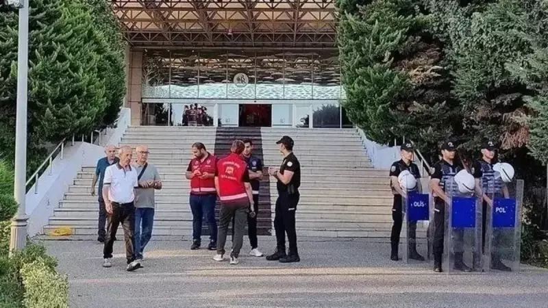 CHP'li Hasan Mutlu'nun Yasak Aşkı ve Milyonluk Vurgun! Sevgilisine Akıtılan Paralarla Sarsıcı Detaylar