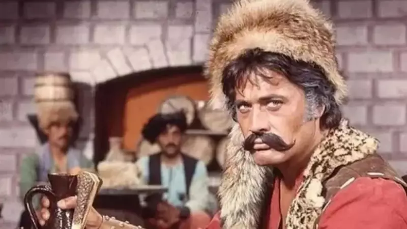 Cüneyt Arkın'ın Saklı Kalmış Sırrı: Yeşilçam'ın Battal Gazisi'nin Bilinmeyen Gerçek Adı!