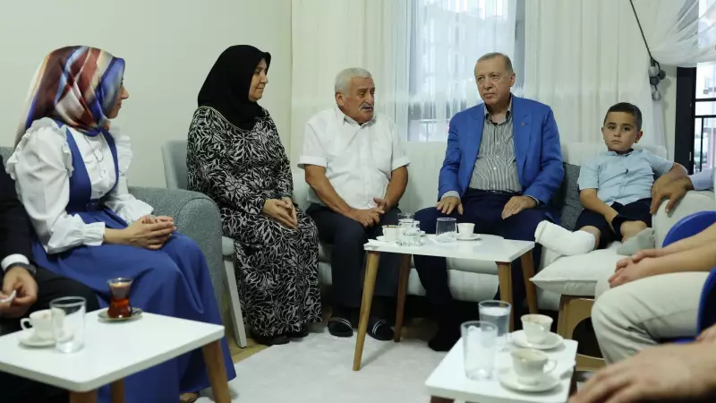 Cumhurbaşkanı Erdoğan'dan Malatya'da Depremzede Aileye Dokunan Ziyaret: 'Yalnız Değilsiniz'