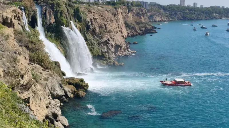 Düden Şelalesi'nde Yaşanan Feci Kaza: 40 Metreden Düşen Kadının Acı Sonu