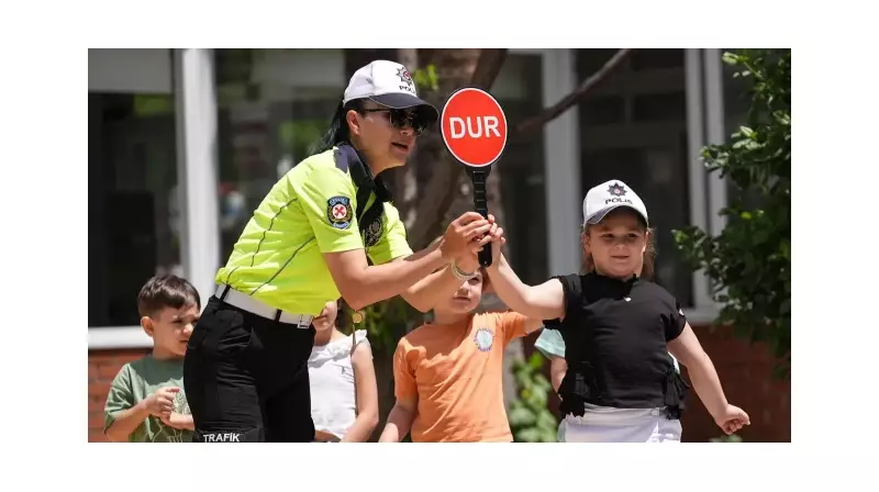 Ders Zili Çalıyor! Okul Önlerinde Güvenlik Denetimleri Tavan Yaptı