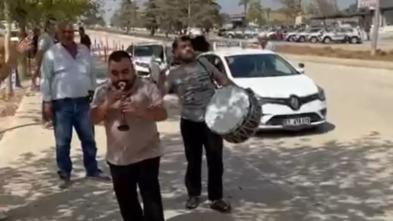 Direksiyon Sınavını Geçti, Sevinci Davul Zurnayla Kutlandı! | Unutulmaz Anlar