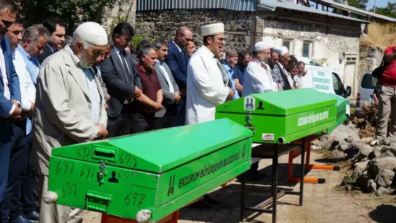 Diyarbakır'da Feci Kaza: Çöken Dam Altında Can Veren Anne ve Çocukları Toprağa Verildi