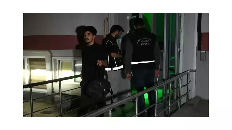 Edirne'de Gece Operasyonu: 31 Düzensiz Göçmen Yakalandı!