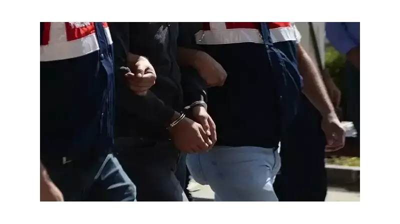 Edirne'de Yasa Dışı Yollardan Yurtdışına Kaçma Girişimi: İki Kişi Yakayı Ele Verdi!