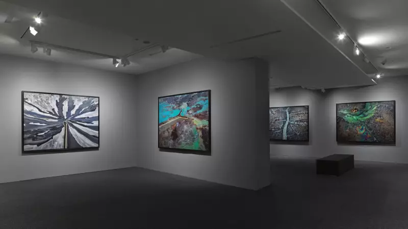 Edward Burtynsky'nin Çarpıcı Eserleri Borusan Contemporary'de | İnsanlığın Doğa Üzerindeki İzleri