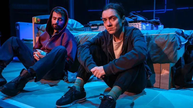 Ekim'de Sanat Rüzgârı Esiyor: İnsanlar, Mekanlar ve Nesneler Sahneye Taşınıyor!