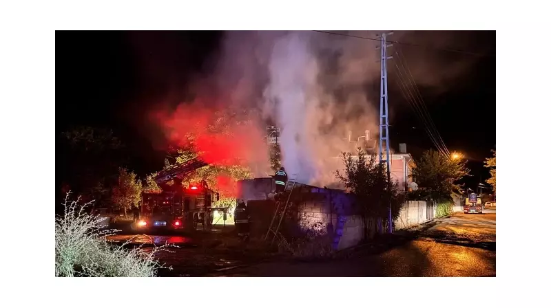 Erzincan'da Alevlerle Mücadele Sonuç Verdi: Mustemilat Alevlere Teslim Oldu!