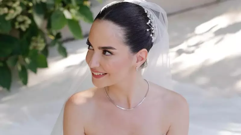 Ezgi Şenler'in 19 Yıllık Çocukluk Aşkıyla Evliliği: Sosyal Medyayı Sallayan Düğün Kareleri!