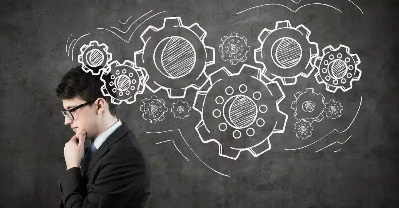 Felsefenin Kilidini Açmak: Akıl Yürütme Türleri ve Etkili Düşünme Yöntemleri