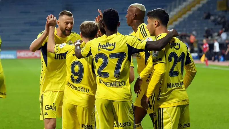 Fenerbahçe, Antalyaspor'u Fırtına Gibi Geçti! İrfan Can ve Dzeko'dan Muhteşem Performans