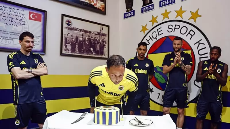 Fenerbahçe'de Doğum Günü Sürprizi! Tedesco'ya Anlamlı Kutlama