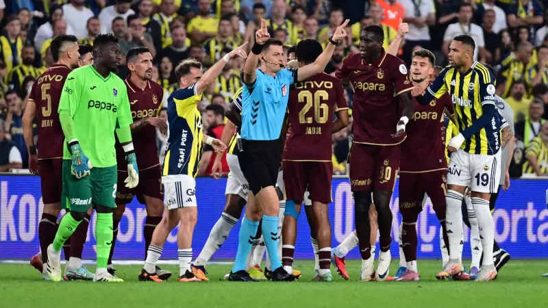 Fenerbahçe'de Kırmızı Kart Şoku! Okay Yokuşlu'dan Kritik Hata, Maçın Seyri Değişti