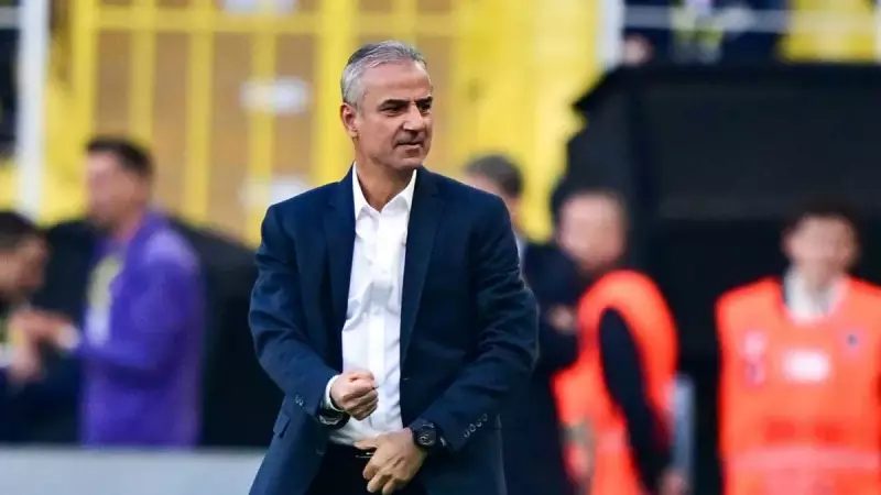 Fenerbahçe'de Sistem Değişikliği! İsmail Kartal'dan 11'i Belli Oldu, Taraftarı Heyecanlandıran Paylaşım