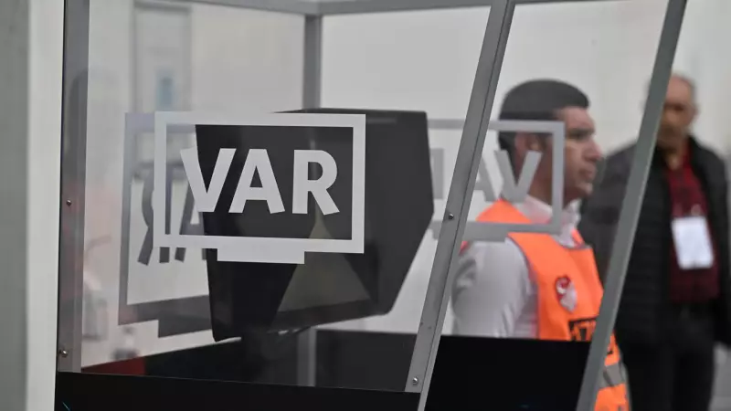 Fenerbahçe - Trabzonspor Derbisinde VAR Hakemi Açıklandı! İşte Kritik İsim