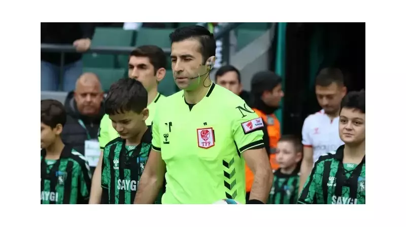 Fenerbahçe - Trabzonspor Maçının VAR'ı Kim Oldu? İşte Hakem ve VAR Ekibinin İsimleri!