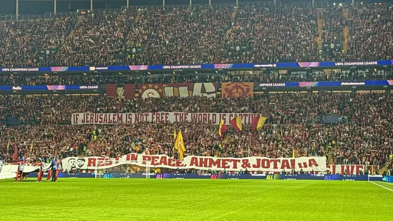 Galatasaray Taraftarından Duygu Yüklü Anlar! Diogo Jota ve Ahmet Çalık İçin Dev Pankart