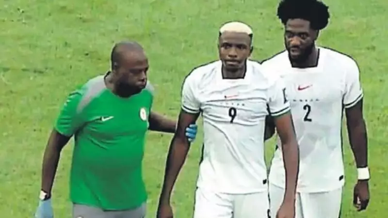 Galatasaray'da Victor Osimhen Kabusu! Napoli Yıldızı Sakatlandı