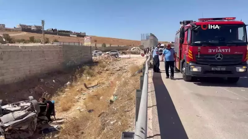 Gaziantep'te Feci Kaza: Hafif Ticari Araç Otomobile Çarptı, Araç Ters Döndü! 6 Yaralı