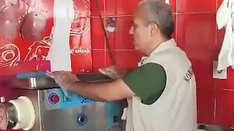 Gaziantep'te İğrenç Kiyma Skandalı: Bozuk Et ve Sakatatlar Gizli Düzenekle Satılıyordu!